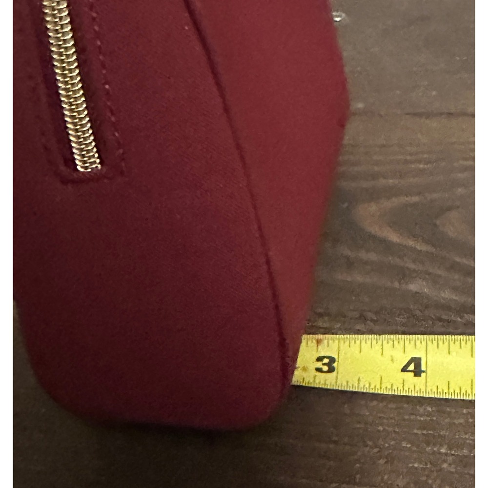 Gucci Beauty Burgundy Shimmer Makeup Bag Cosmetic Pouch Gold Logo New - Picture 15 of 15